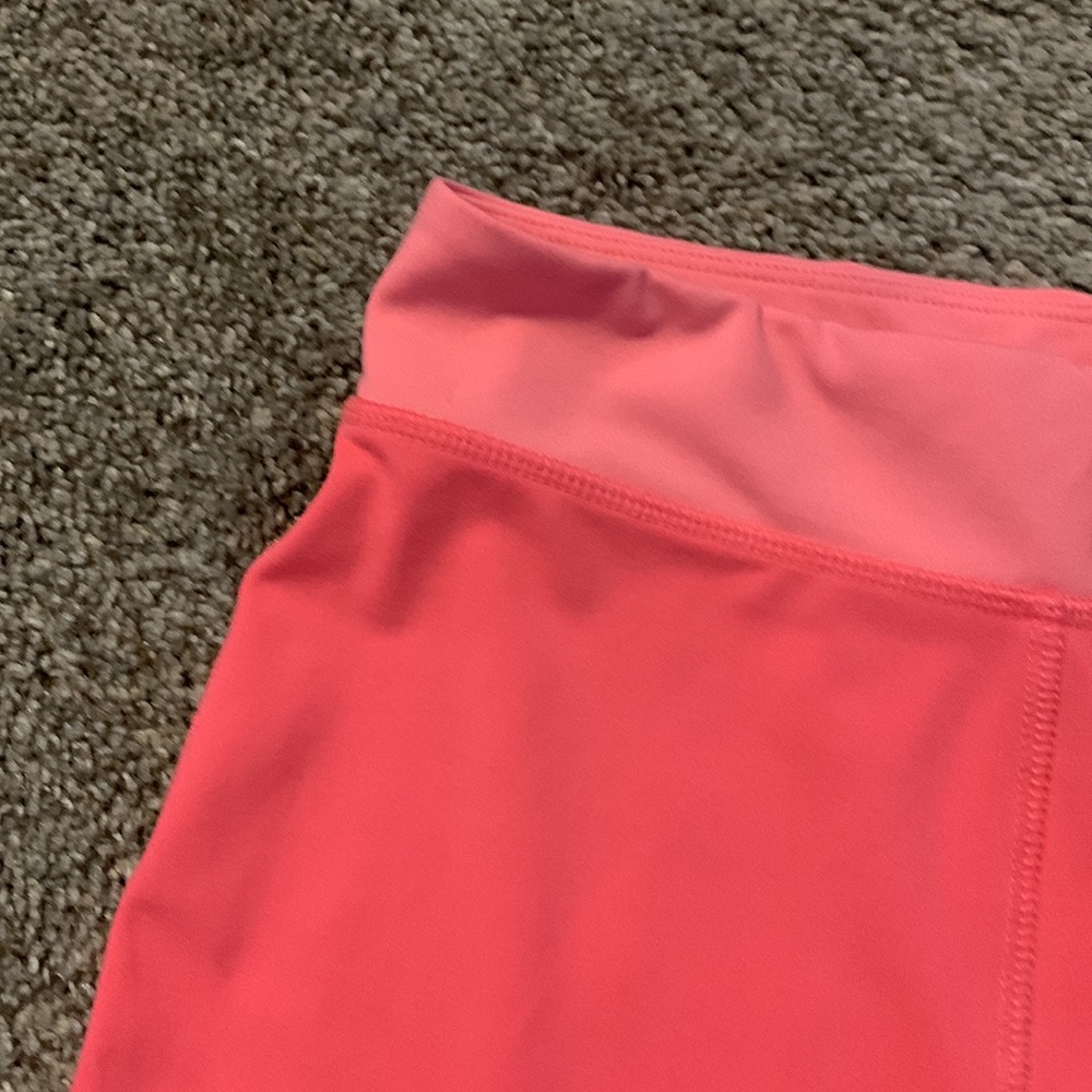Gap Shorts - Picture 2 of 5
